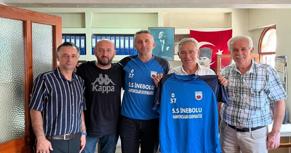 İNEBOLU KAMYONCULAR KOOPERATİFİNDEN FORMA DESTEĞİ